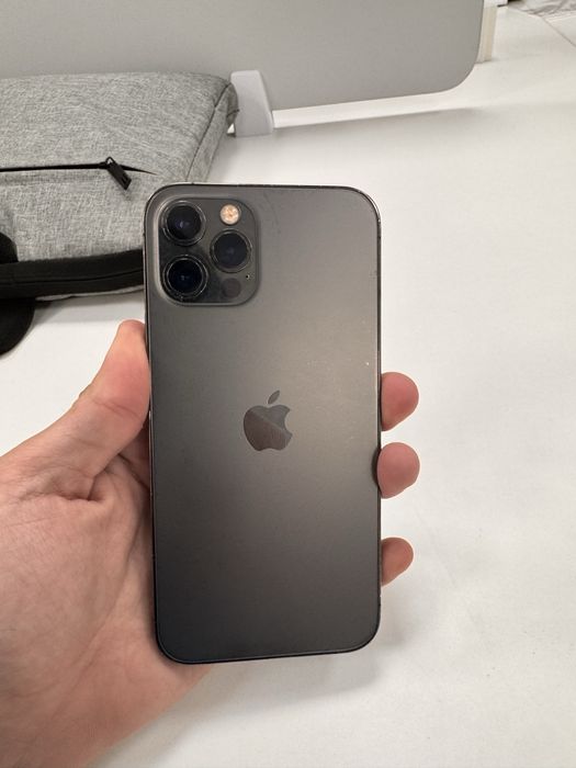 Продам iPhone 12 Pro 128gb 76%