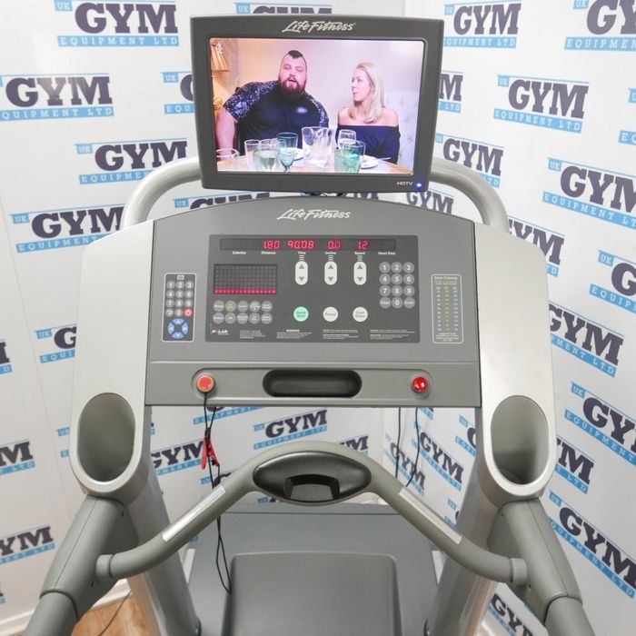 Фитнес уреди Life fitness бягаща пътека