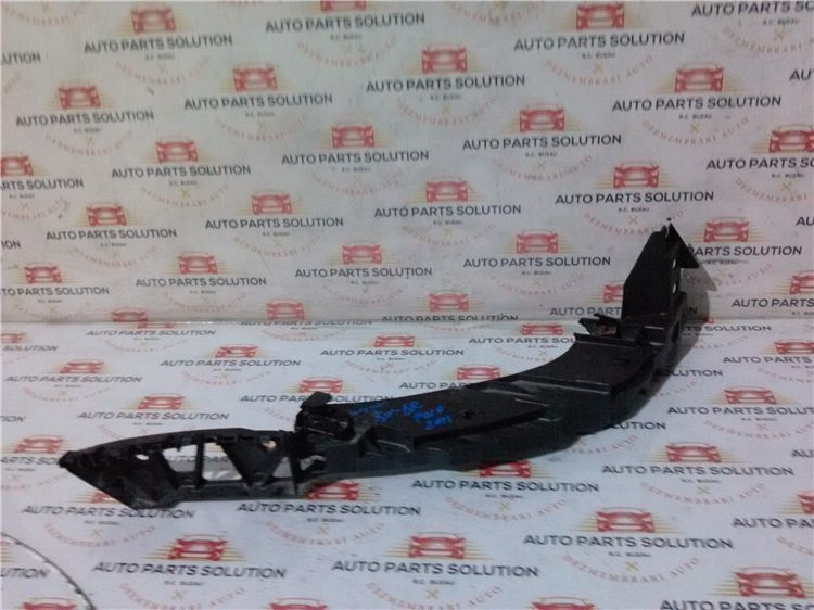 Suport far dreapta vw polo an fabr. 2011