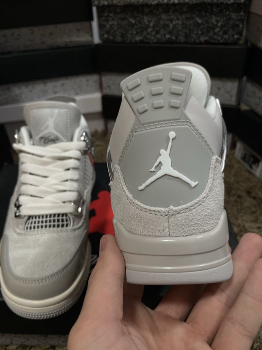 Jordan 4 Retro Frozen Moments