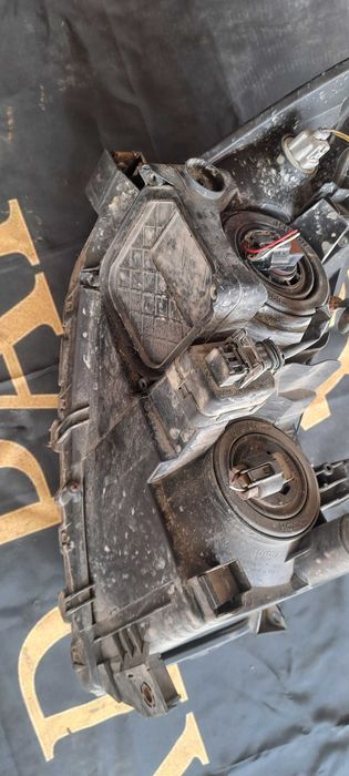 Фар / фарове от Тойота рав 4 / Toyota RAV 4 2.2 D-CAT 177 К. С!!