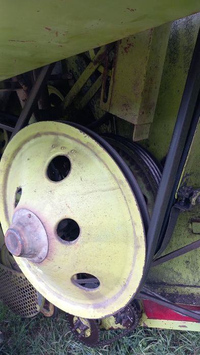 Vând combina class senator