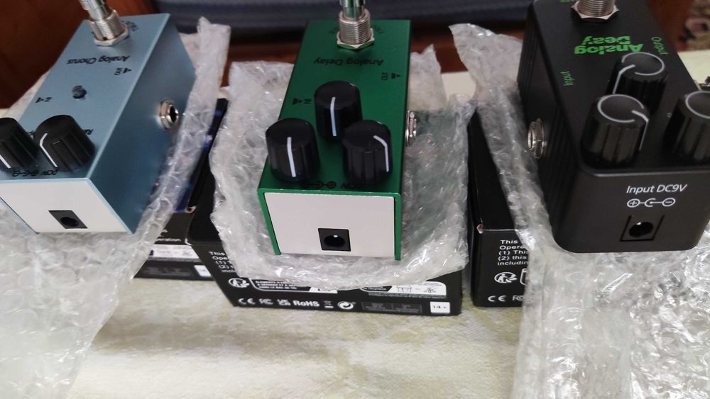 китарни педали хорус и делей