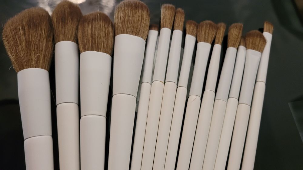 Set de 14 pensule profesionale de make-up din par natural  și sintetic