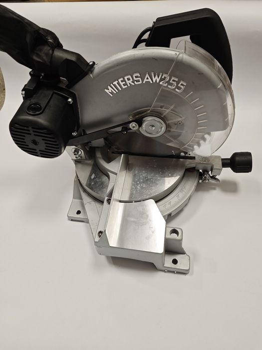 Торцовочная пила (углорез) УРАГАН 255мм