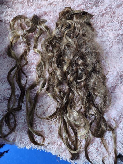 Искусственные локоны