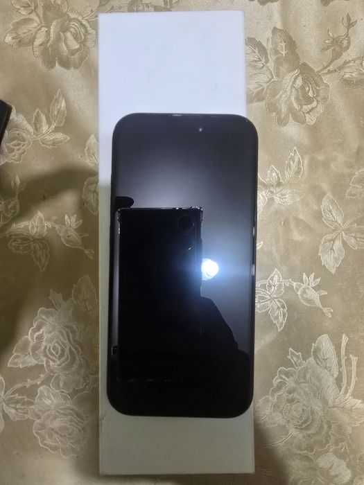 Iphone 15 256gb.