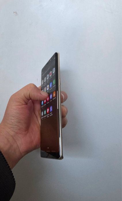 Samsung note 8 64/6 sotiladi