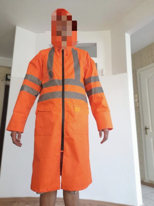 Дождевик новый на замке