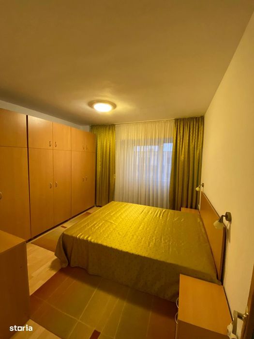 Apartament 4 camere (strada Zizinului)