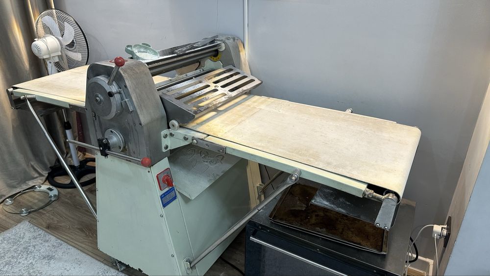 Тестораскаточная машина