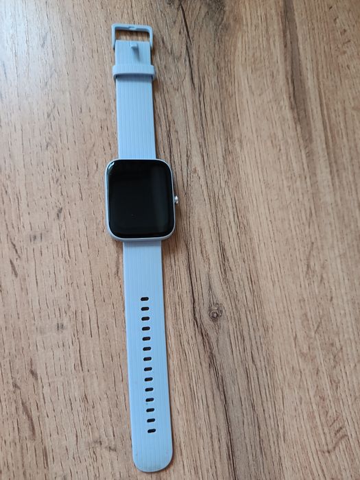 Продам смарт часы Amazfit Bip 3