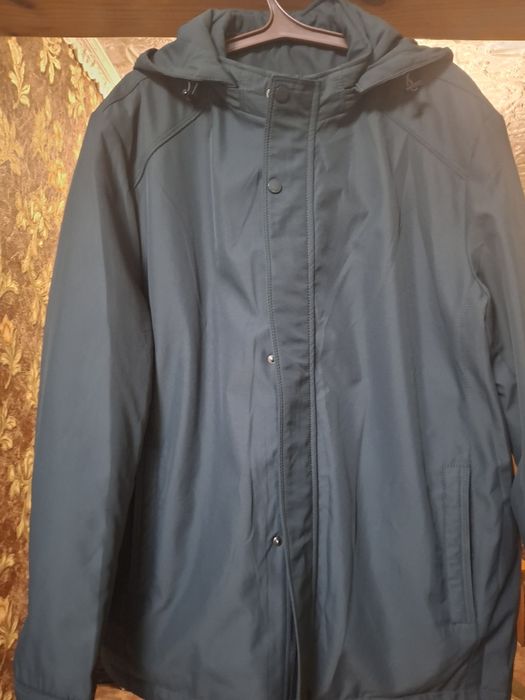 Продам осеннюю куртку