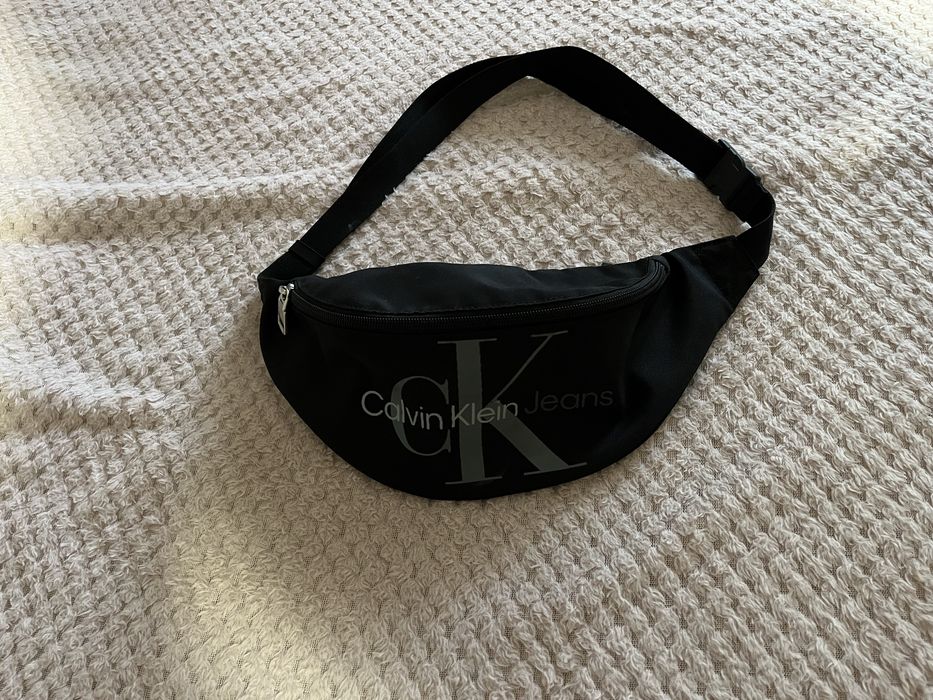 Черна чанта Calvin Klein