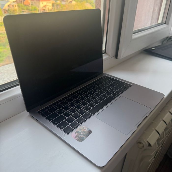 Продам macbook air 128gb intel core i5