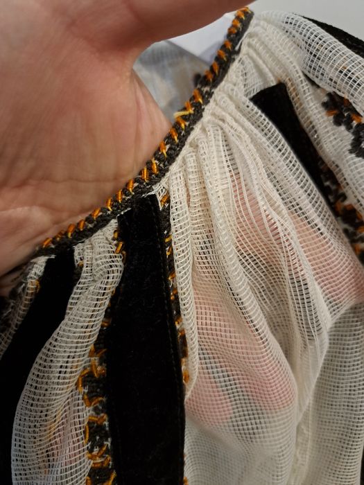 Ie traditionala autentica