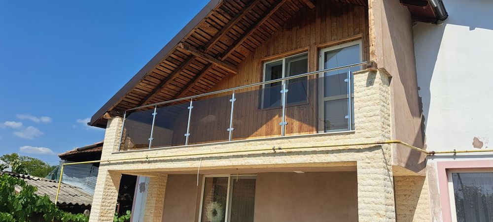 Balcoane din  sticla securizata și inox