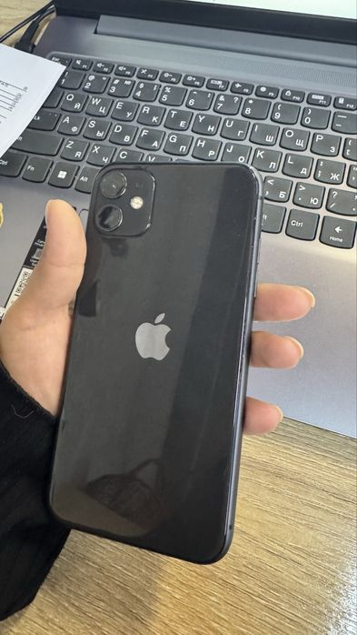 продам iphone 11 64гб