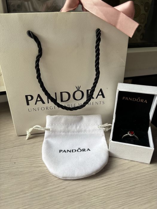 «Серебряное кольцо Pandora 925, размер 17»