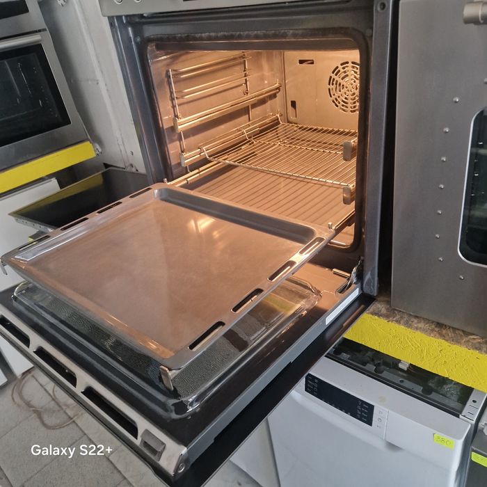 Компактна фурна и плот за вграждане BOSCH Pyrolyse