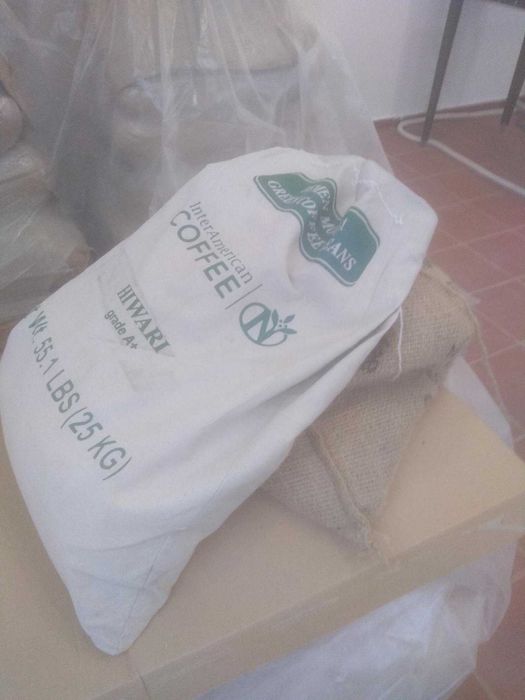 Продавам зелено и прясно изпечено кафе арабика и робуста дребно и едро