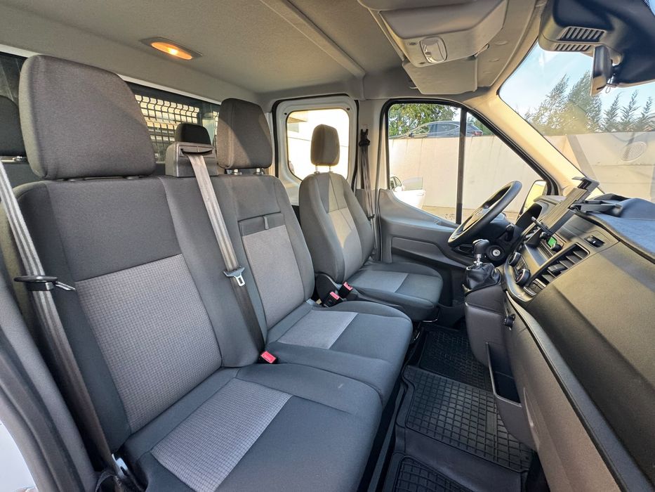 Autoutilitara Ford Transit