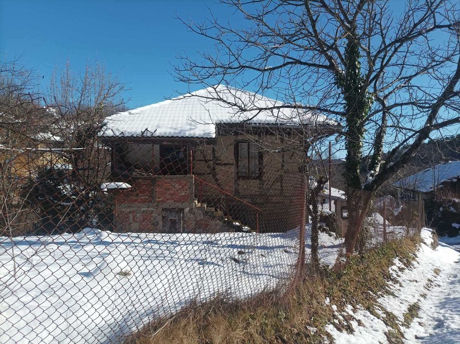 Продава се Къща в с. Кашенци, Област Габрово - 57 кв.м за 403 €/кв.м - Снимка #2