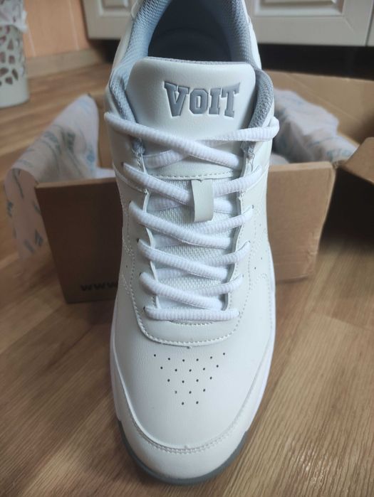 Кроссовки  бренд VOIT