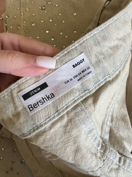 Дънки Bershka с камъчета
