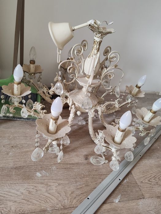 Продам люстра 8 ламп