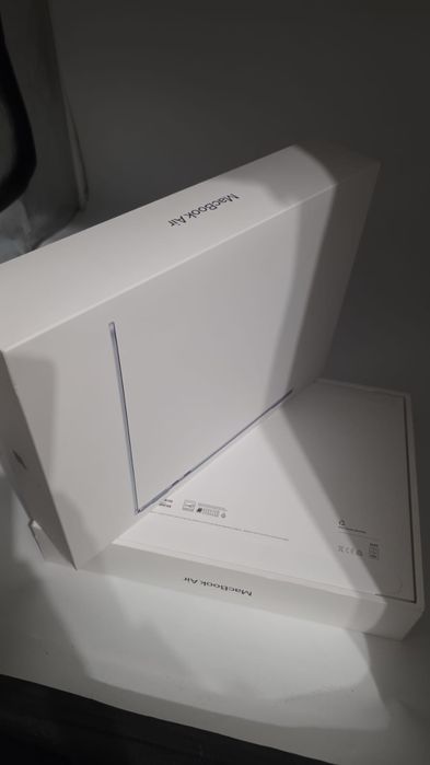 Vand MacBook Air 13", Apple M4, 16gb ram, 256 SSD, garantie, SIGILAT