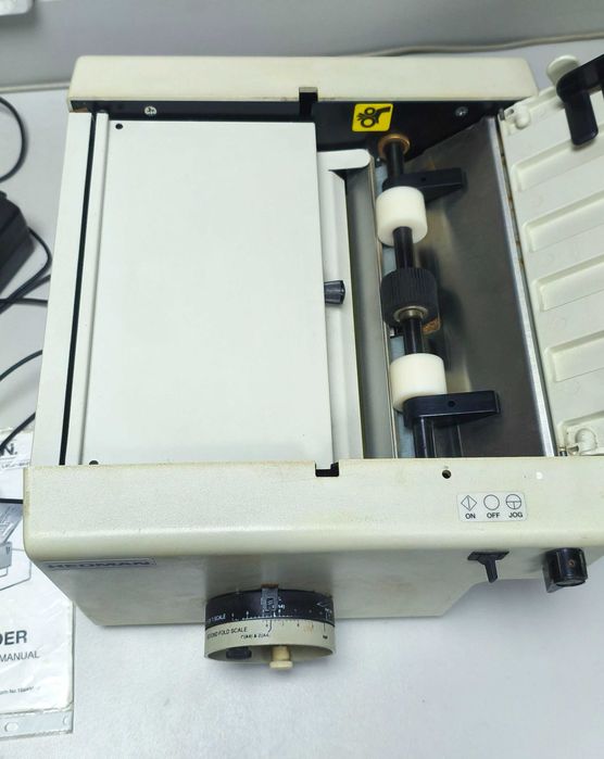 Машина за сгъване на хартия