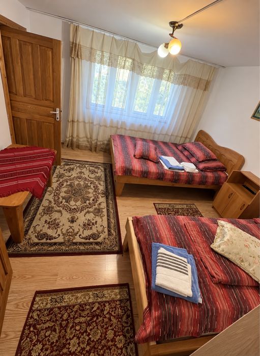 Casa vacanta cabana retrasa zona intima intre munti 16 camere Durau Ceahlau Revelion Craciun De la 2000 lei pe noapte in functie de persoane perioada