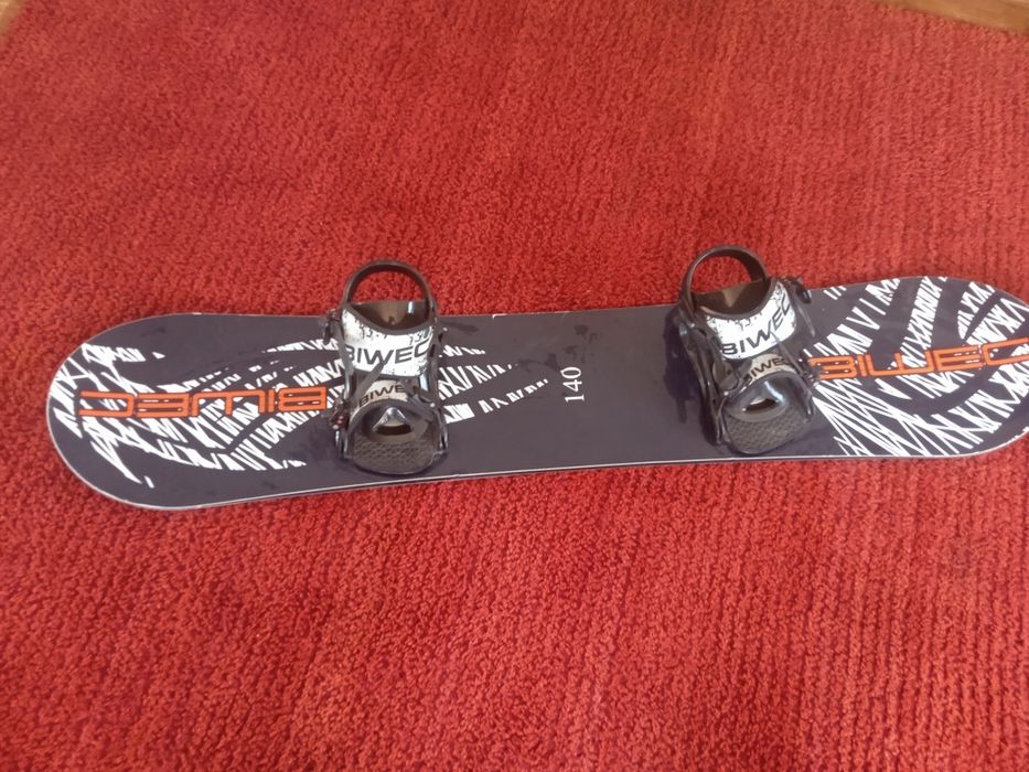 Продам сноуборд Biwec