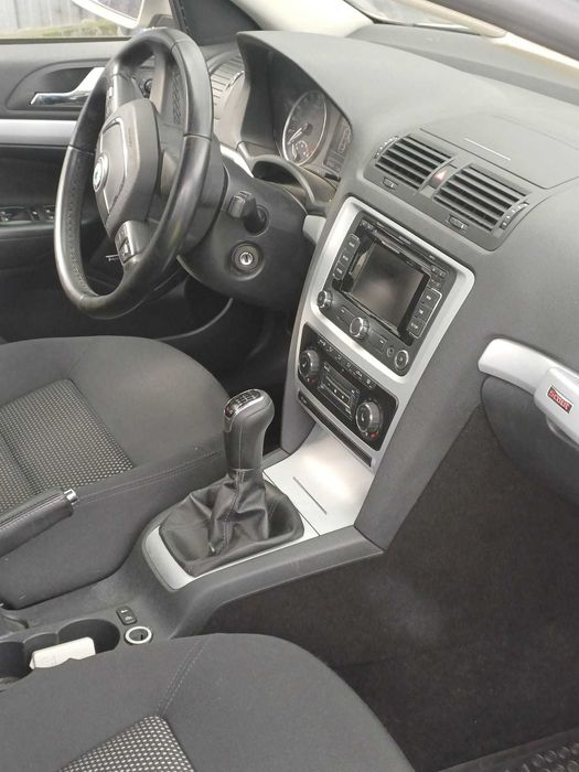 SKODA Octavia 2012 — imagine 5