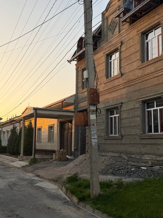 Uchastka sotiladi zenit