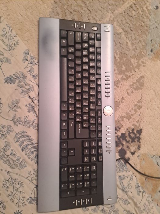 Компьютер + монитор + клавиатурара сатылады
HP All-in-one компьютер са