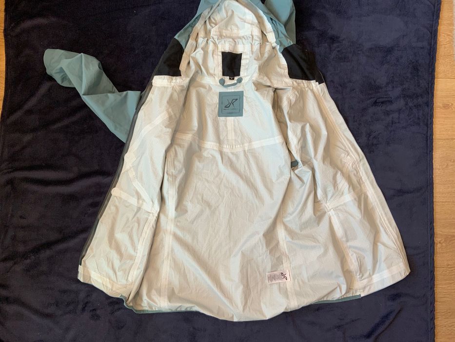 Revolution Race-оригинално яке 40м