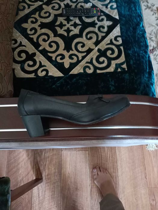 Продам женские туфли