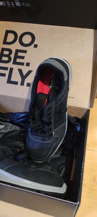 Работни обувки - чисто нови.