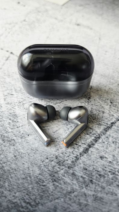 Samsung Galaxy Buds3 Pro Silver – Pachet complet + Husa Ringke (Impecabile)