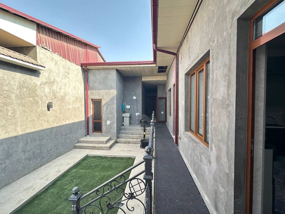 Srochna uchastka sotiladi 1,8sotix fayzli uy