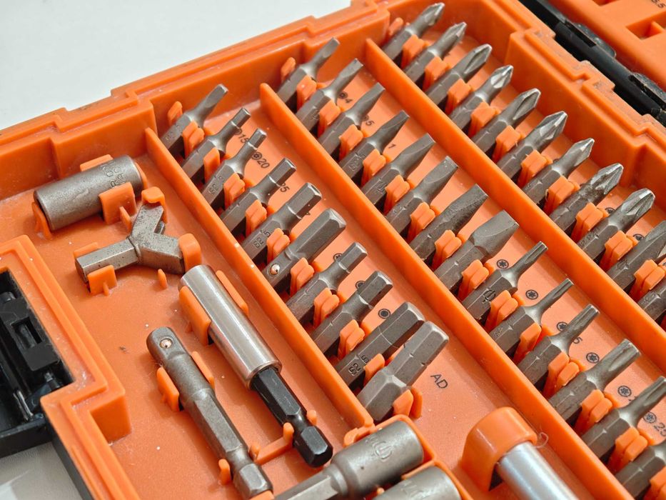 Set profesional 85 piese Magnusson oțel S2 ocazie - ca nou