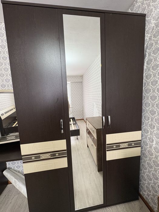 Продам спальный гарнитур