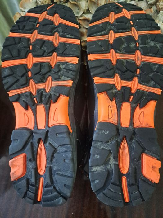 Кроссовки, Каламбия