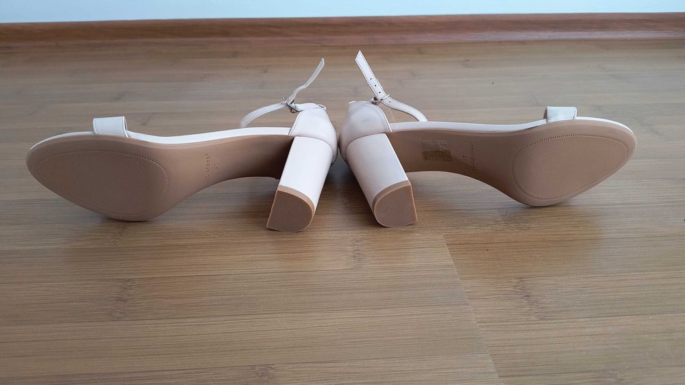 Sandale bej cu toc 8.5 cm, NOI, mărimea 41 mic