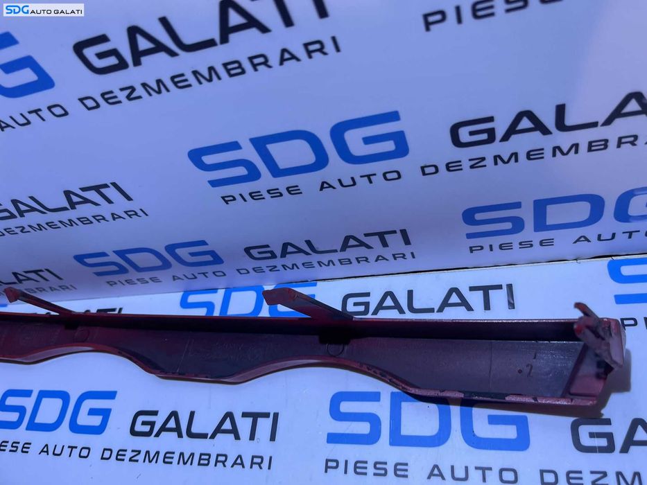Ornament Grila Bandou Sub Far Dreapta BMW Seria 3 E46 Non Facelift 1998 - 2001 Cod 8208482 [V0252]