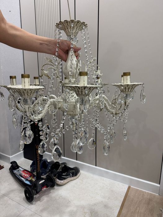 Продаётся люстра