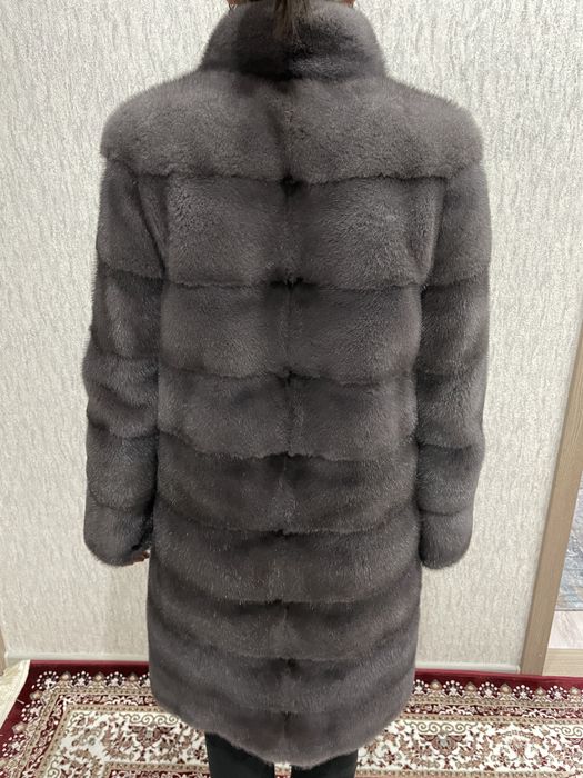 Продам норковую шубу