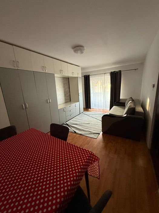 Apartament cu 2 camere decomandate si parcare